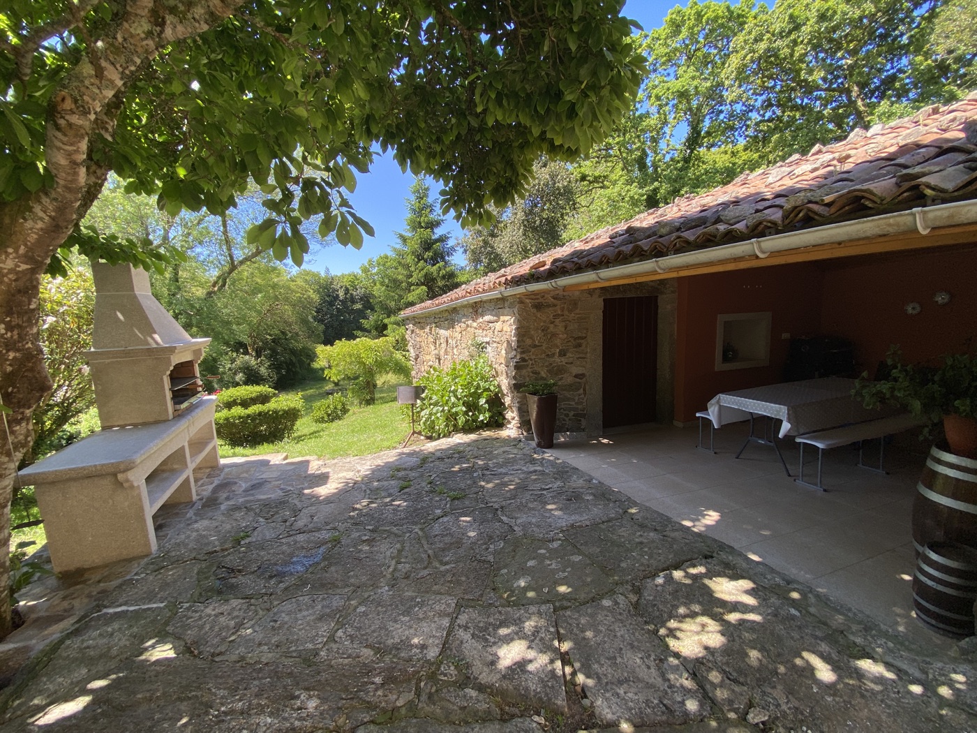 Espacio exterior de barbacoa y comidas al aire libre