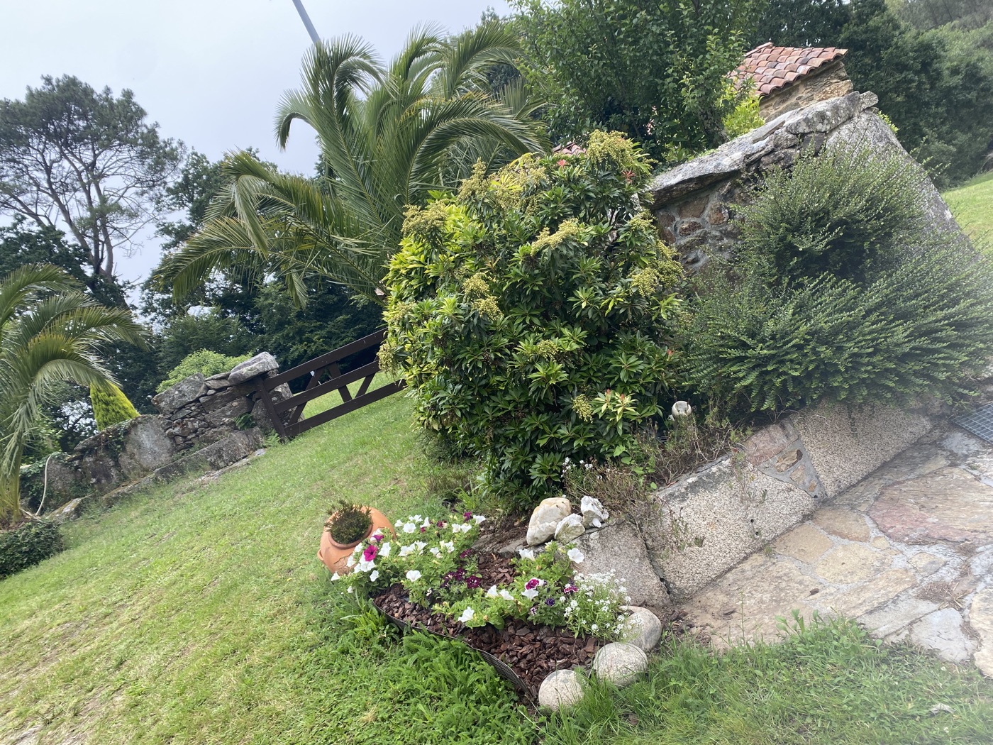Exterior de piedra de A Casa do Muiñeiro